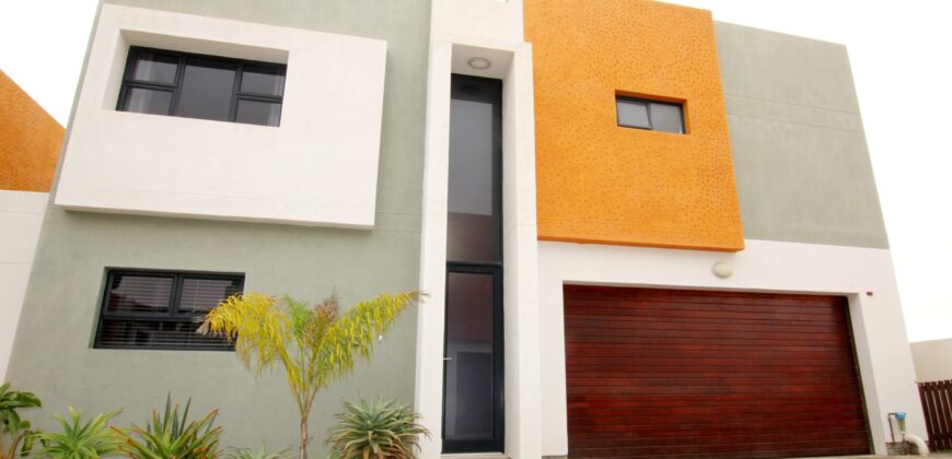 Double Story Townhouse FOR SALE in Kramersdorf!