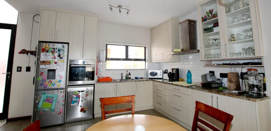 Double Story Townhouse FOR SALE in Kramersdorf!