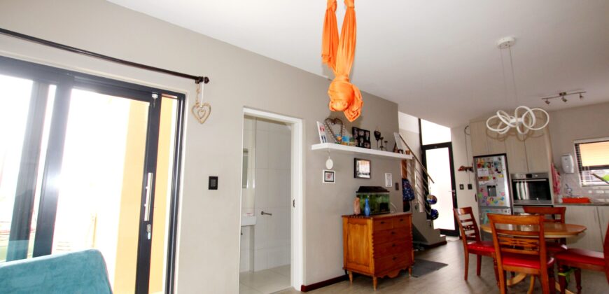 Double Story Townhouse FOR SALE in Kramersdorf!