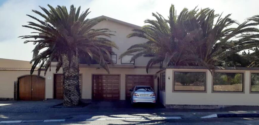 Double Storey 4 Bedroom Home PLUS 1 Bedroom Flat FOR SALE in Vineta, Swakopmund