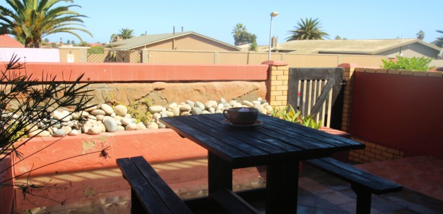 4 Bedroom Home For Sale with 2 Bedroom Flat in Vineta, Swakpomund