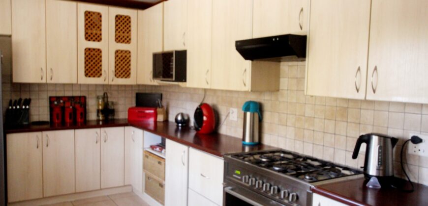 4 Bedroom Home For Sale with 2 Bedroom Flat in Vineta, Swakpomund