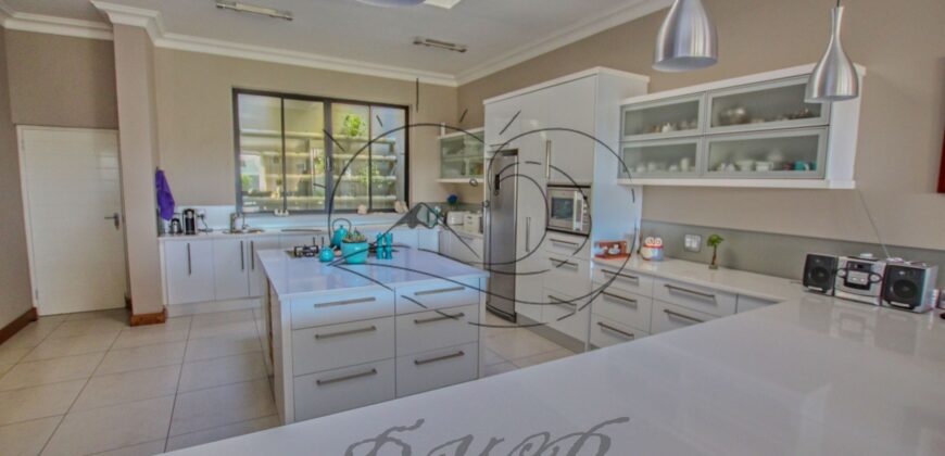 🏡6 Bedroom home for sale🏡