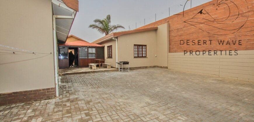 🏡3 Bedroom house with 2 bedroom flat for sale in Ext 9, Swakopmund🏡