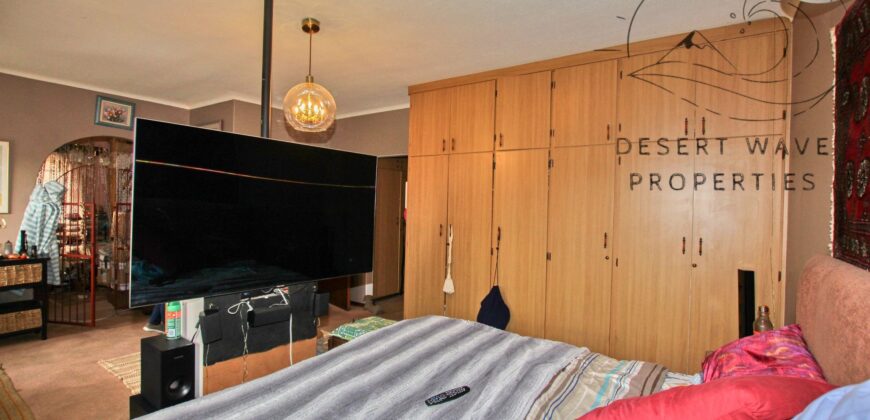 🏡3 Bedroom house with 2 bedroom flat for sale in Ext 9, Swakopmund🏡