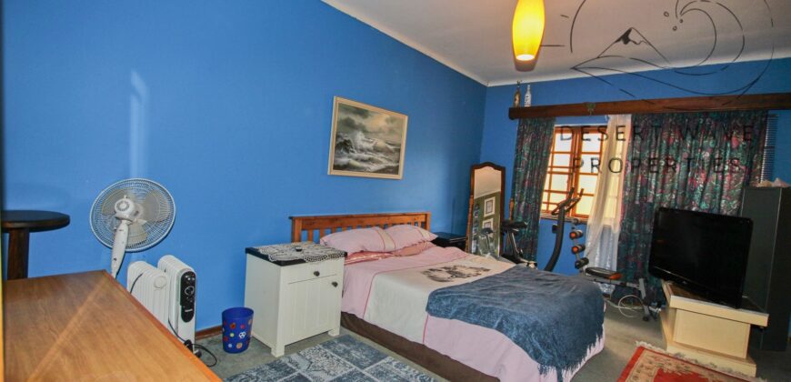 🏡3 Bedroom house with 2 bedroom flat for sale in Ext 9, Swakopmund🏡