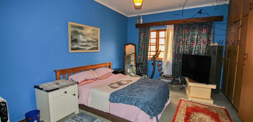 🏡3 Bedroom house with 2 bedroom flat for sale in Ext 9, Swakopmund🏡