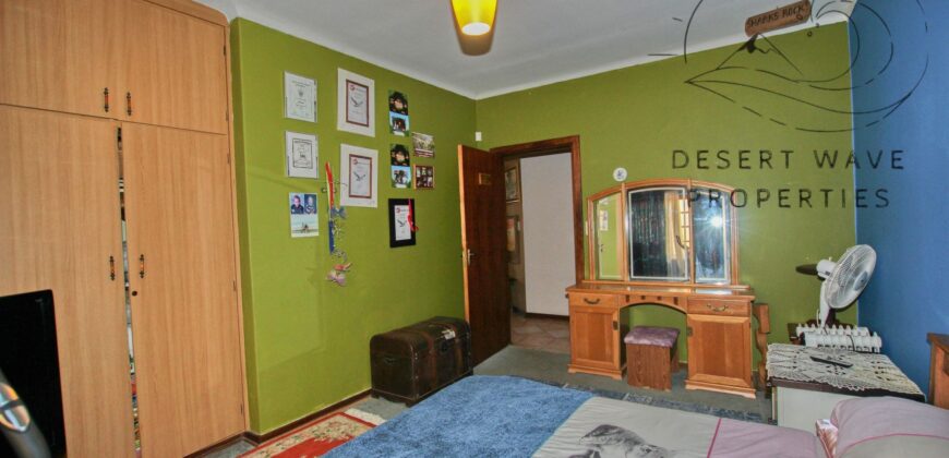 🏡3 Bedroom house with 2 bedroom flat for sale in Ext 9, Swakopmund🏡
