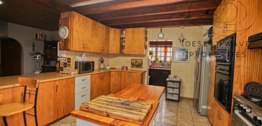 🏡3 Bedroom house with 2 bedroom flat for sale in Ext 9, Swakopmund🏡