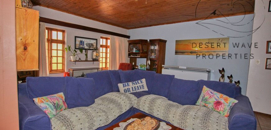 🏡3 Bedroom house with 2 bedroom flat for sale in Ext 9, Swakopmund🏡